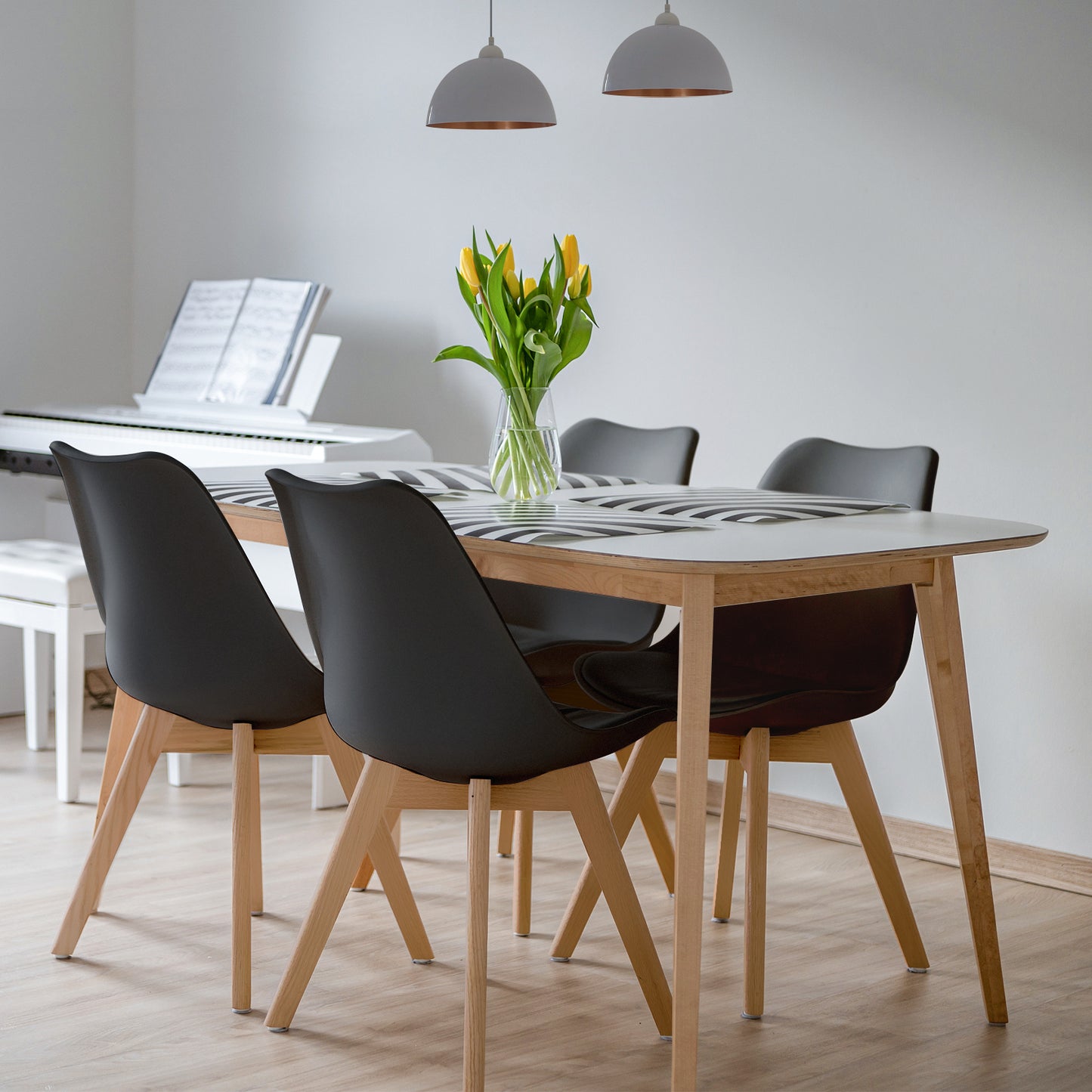 Set of 4 Modern Dining Chairs with PU Leather Seats and Wooden Legs – Mid-Century Black