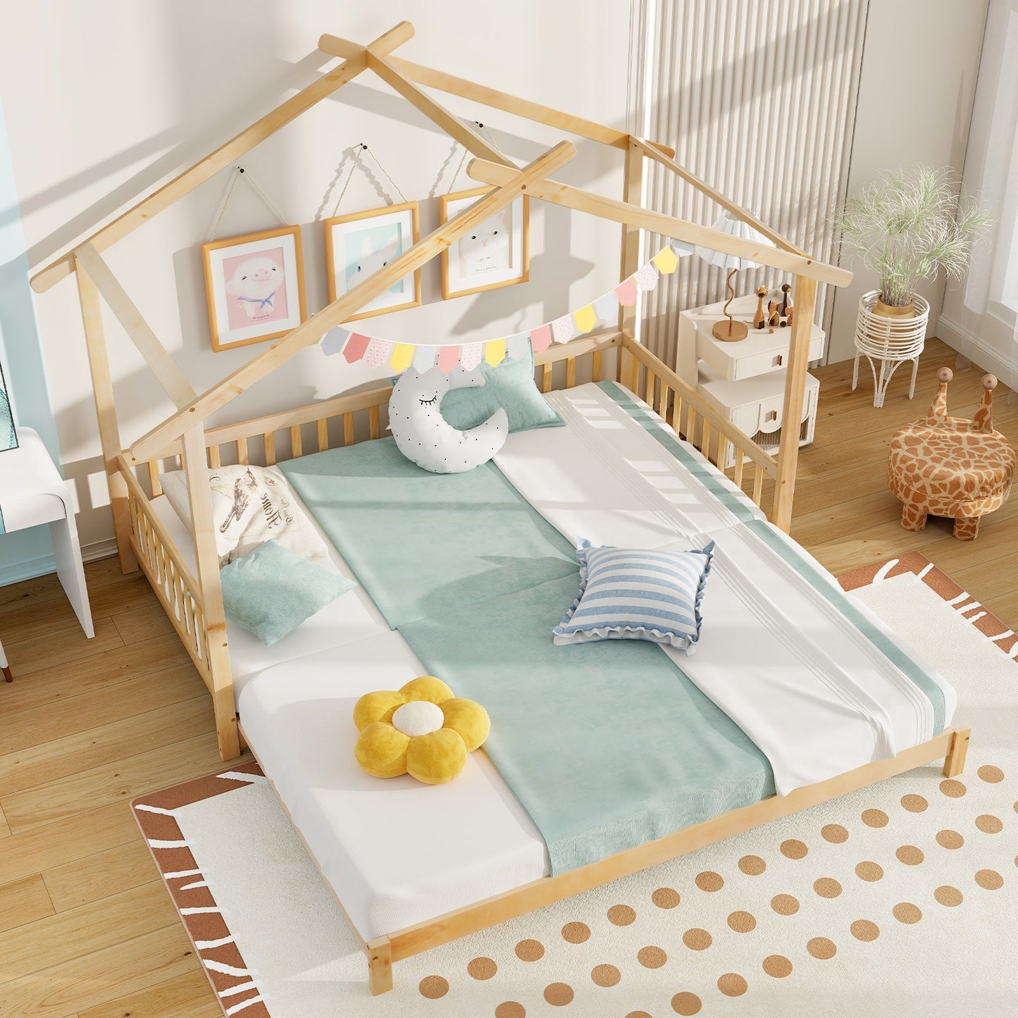 Convertible House-Shaped Twin to King Daybed with Roof and Safety Rails – Natural