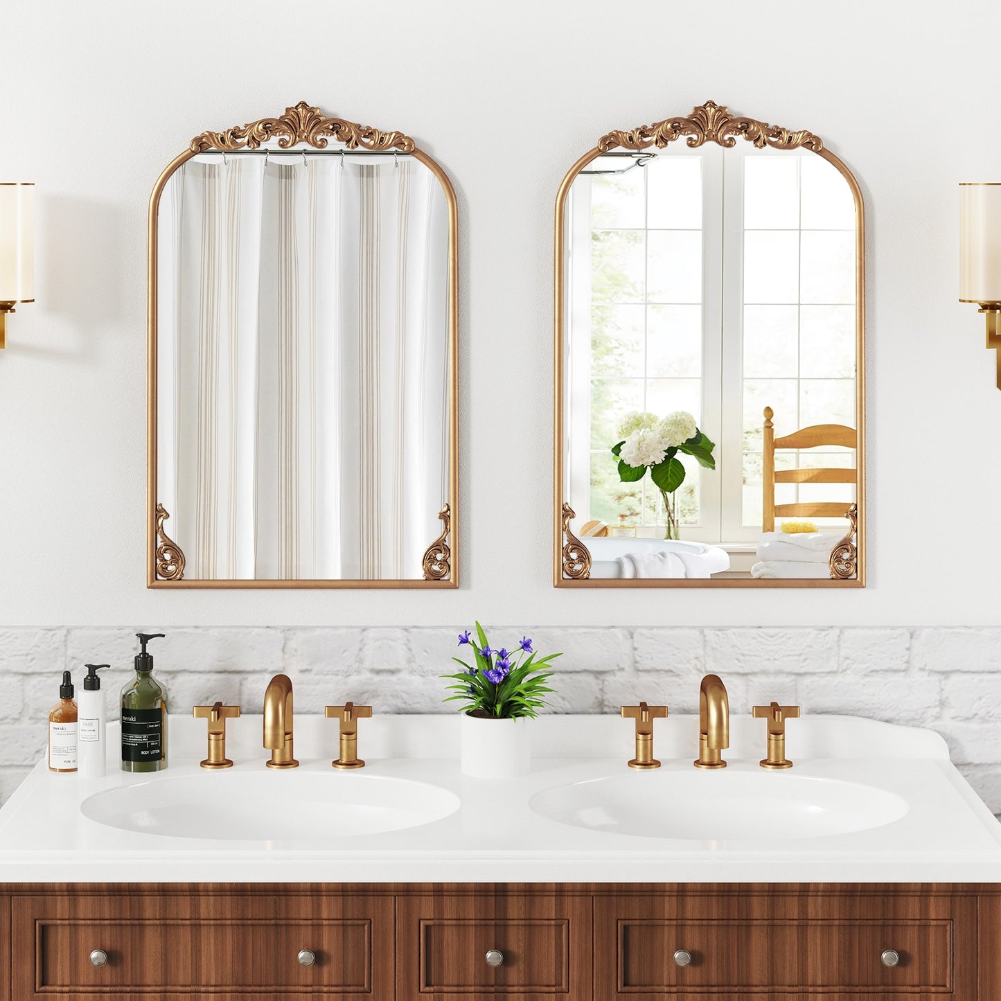Vintage Gold Arched Baroque Mirror with Ornate Metal Frame – Traditional Wall Décor