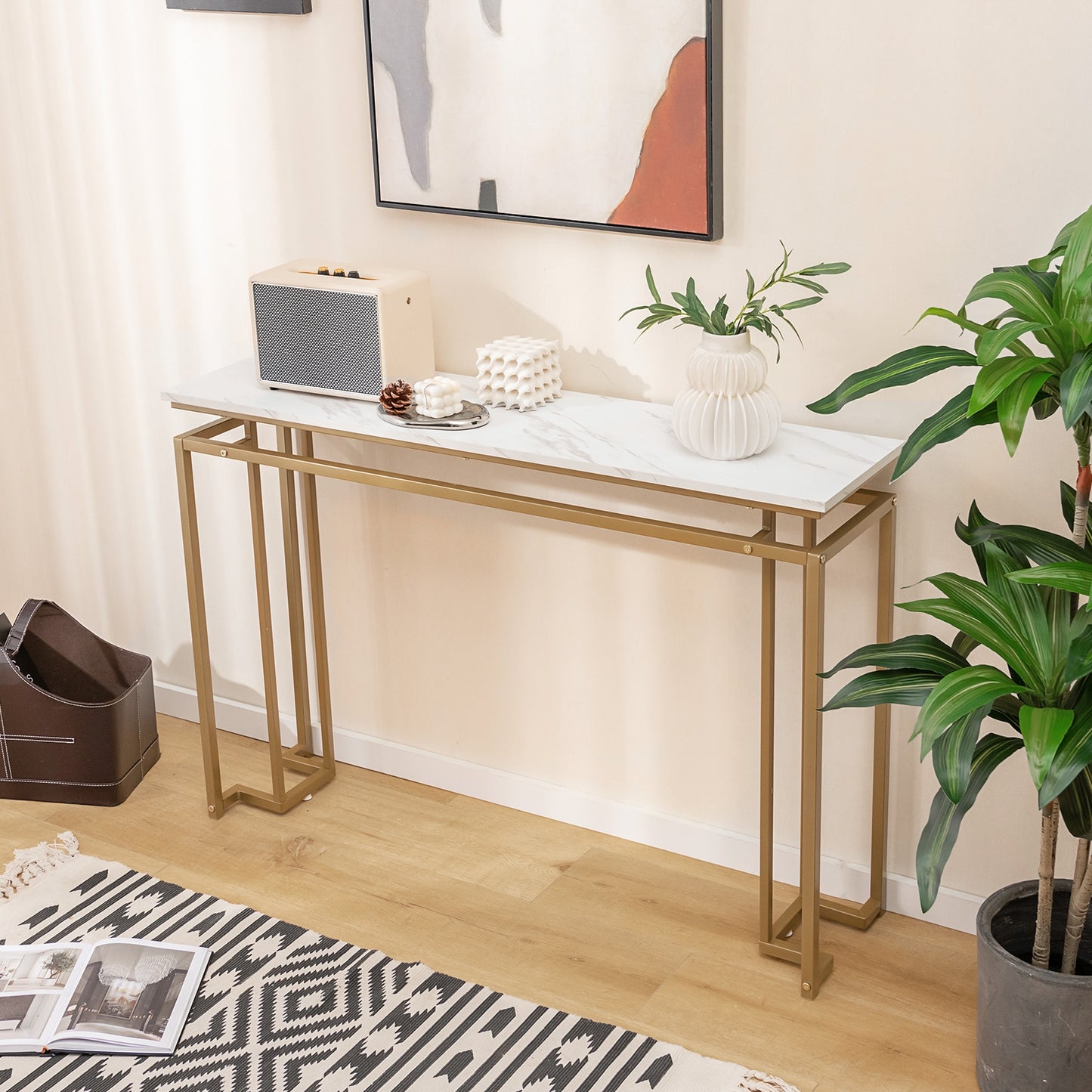 Elegant Entryway Table with Gold Frame and Secure Design for Living Room